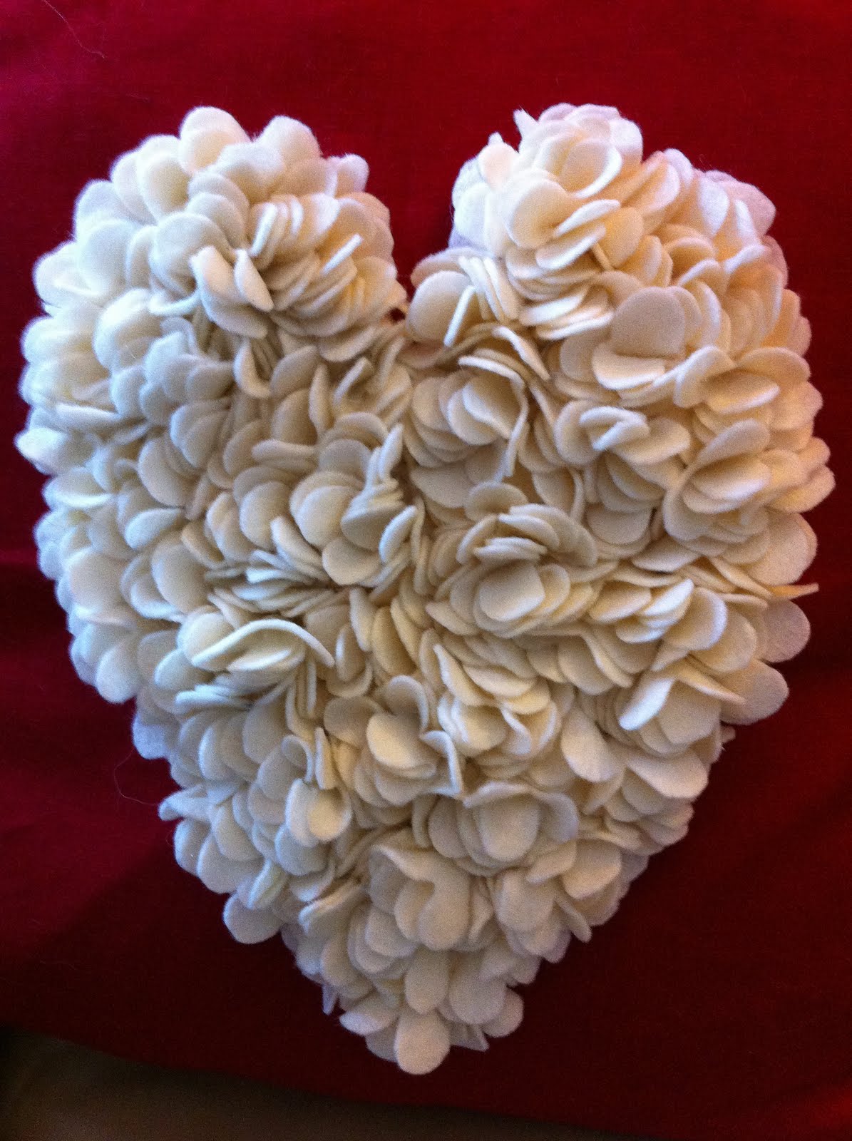 copycraft ruffle heart pillow