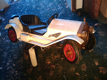 kid's battery powered car - oldie's - needs resto,.. or I will do it soon