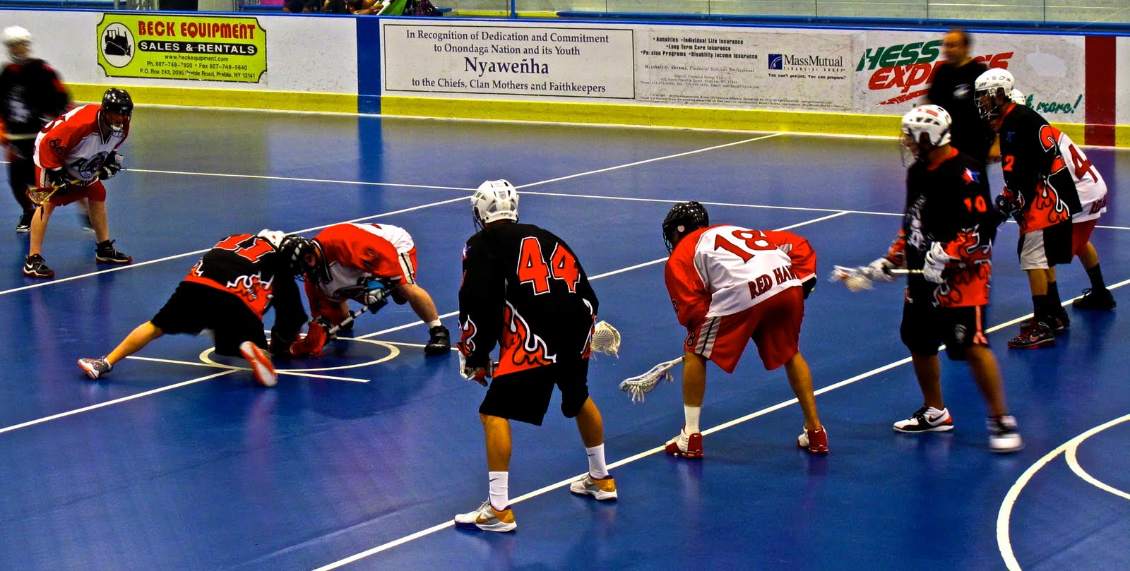 MERRYSYRACUSE Onondaga Redhawks and Pinewoods Smoke Play Box Lacrosse