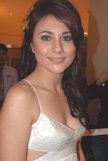 wulan guritno Celebrities in Pemilu 2009