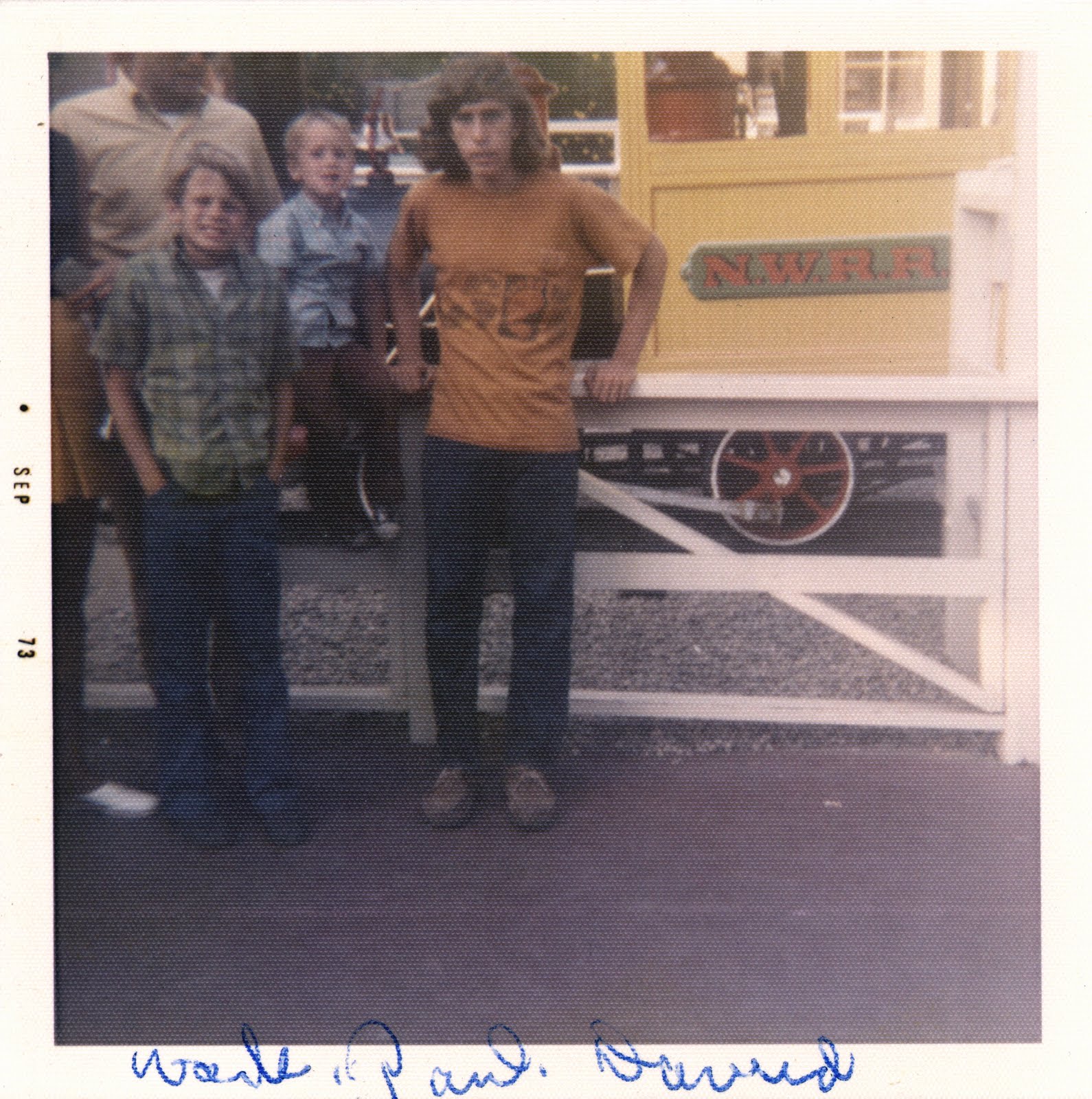 [Sept+73+DL+family_Minetrain_offcenter.jpg]