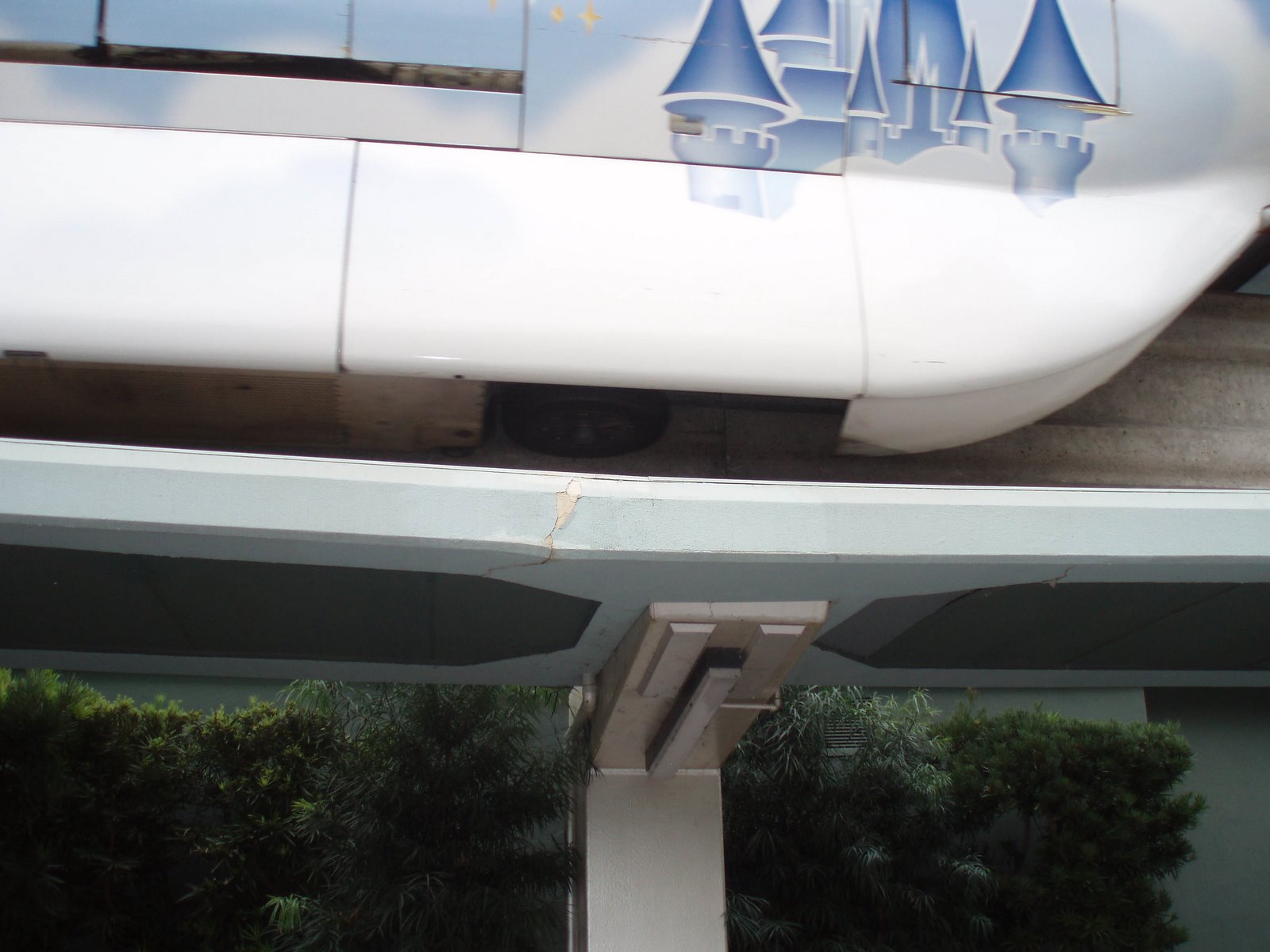 [P9110097+mono+track+3.JPG]