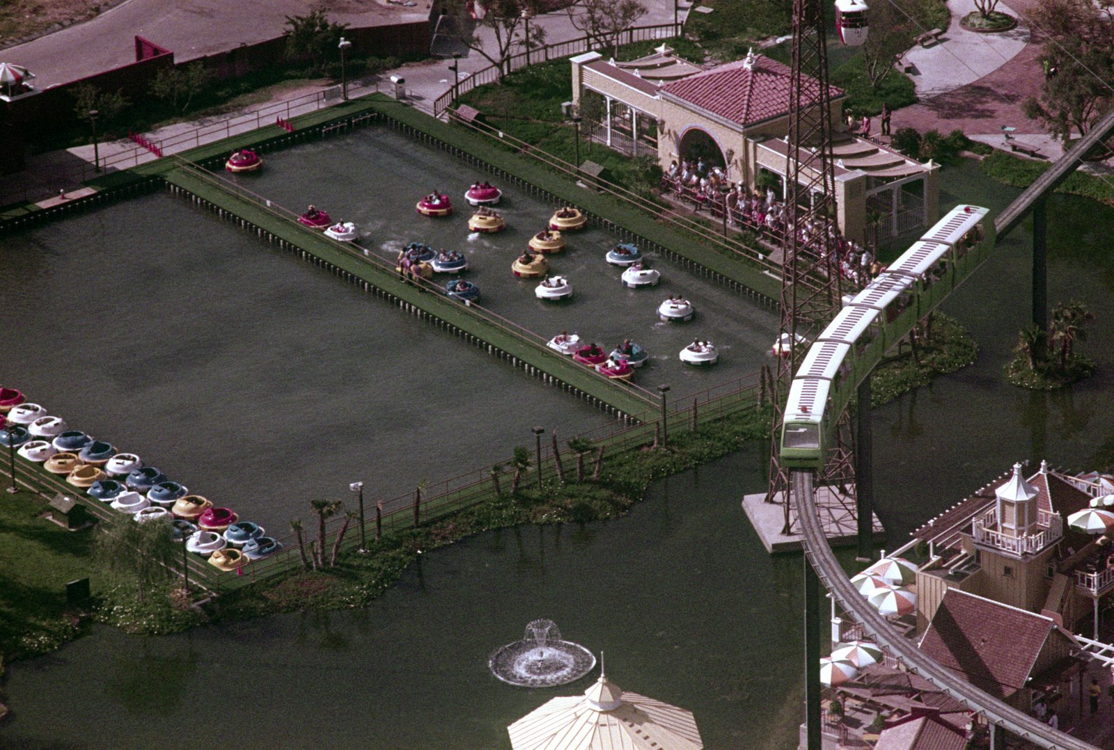 [3+elbumbo_metro.JPG]