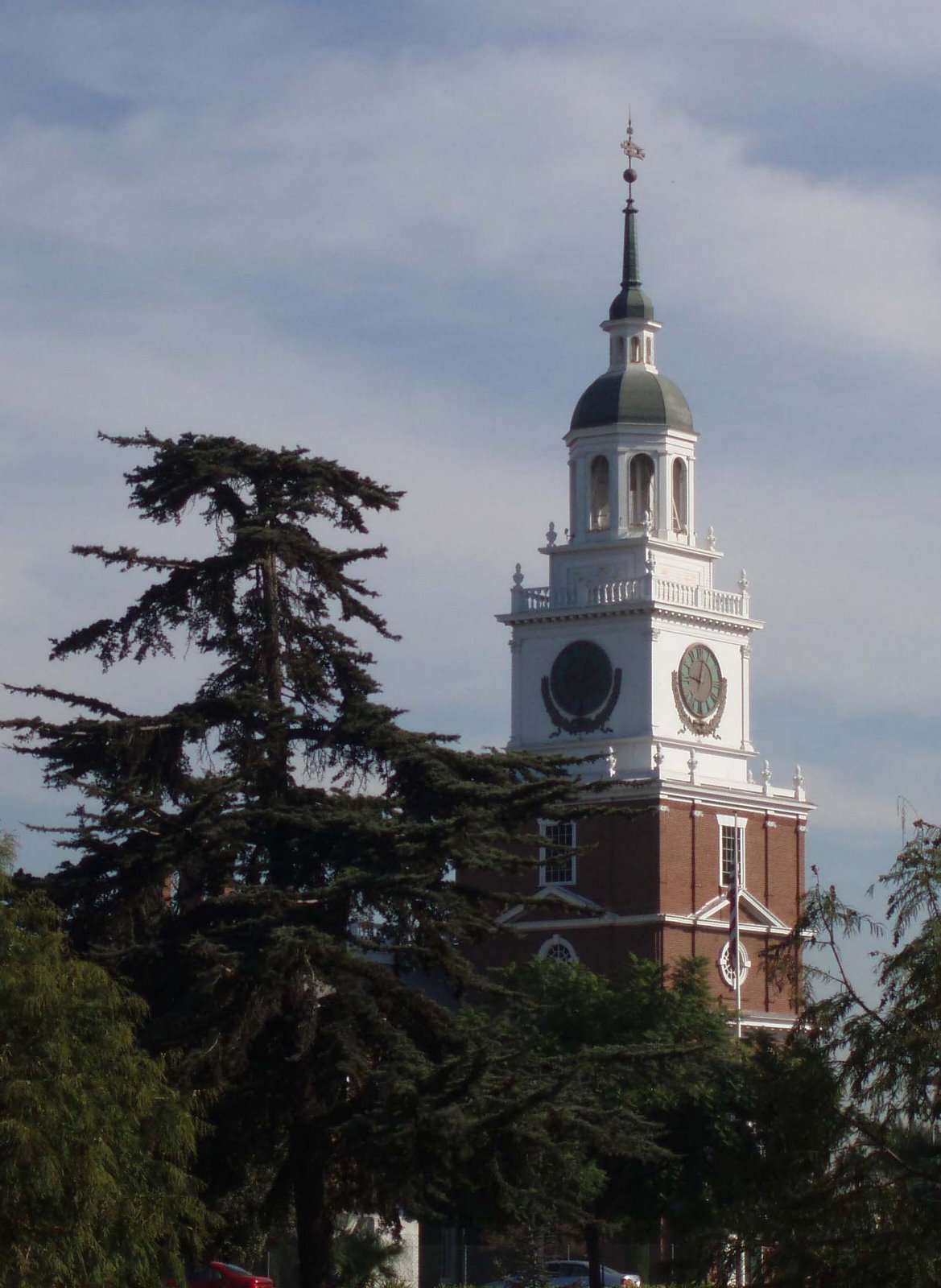 [21+ind+hall+from+lot.JPG]