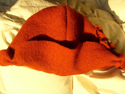 cloche hat pattern. Finished hat from front.