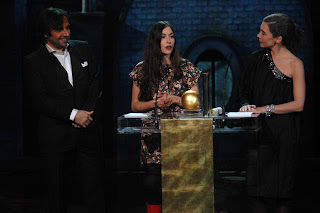 Olivia Ruiz reçoit son globe de cristal
