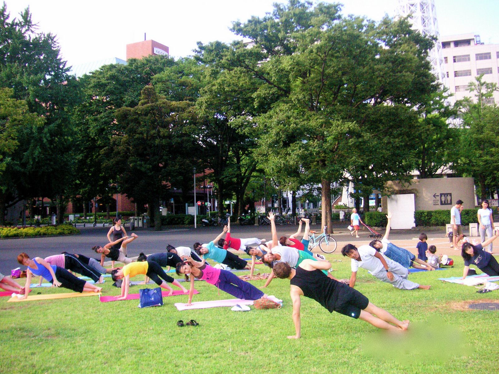 [side+plank.JPG]
