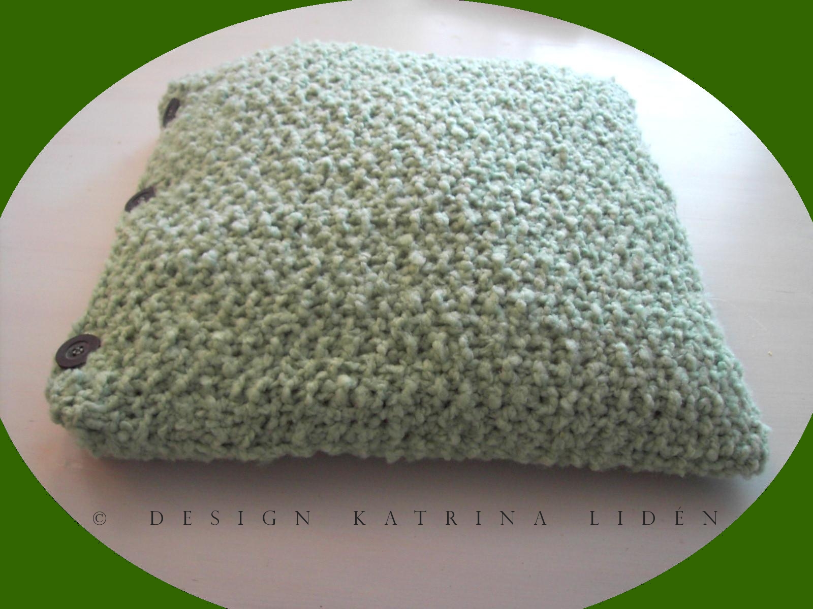 [dubbelstickadkudde©DesignKatrinaLidén001.jpg]