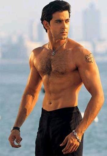 2Wall (go to wallxpresso.com): Hrithik looks even better without