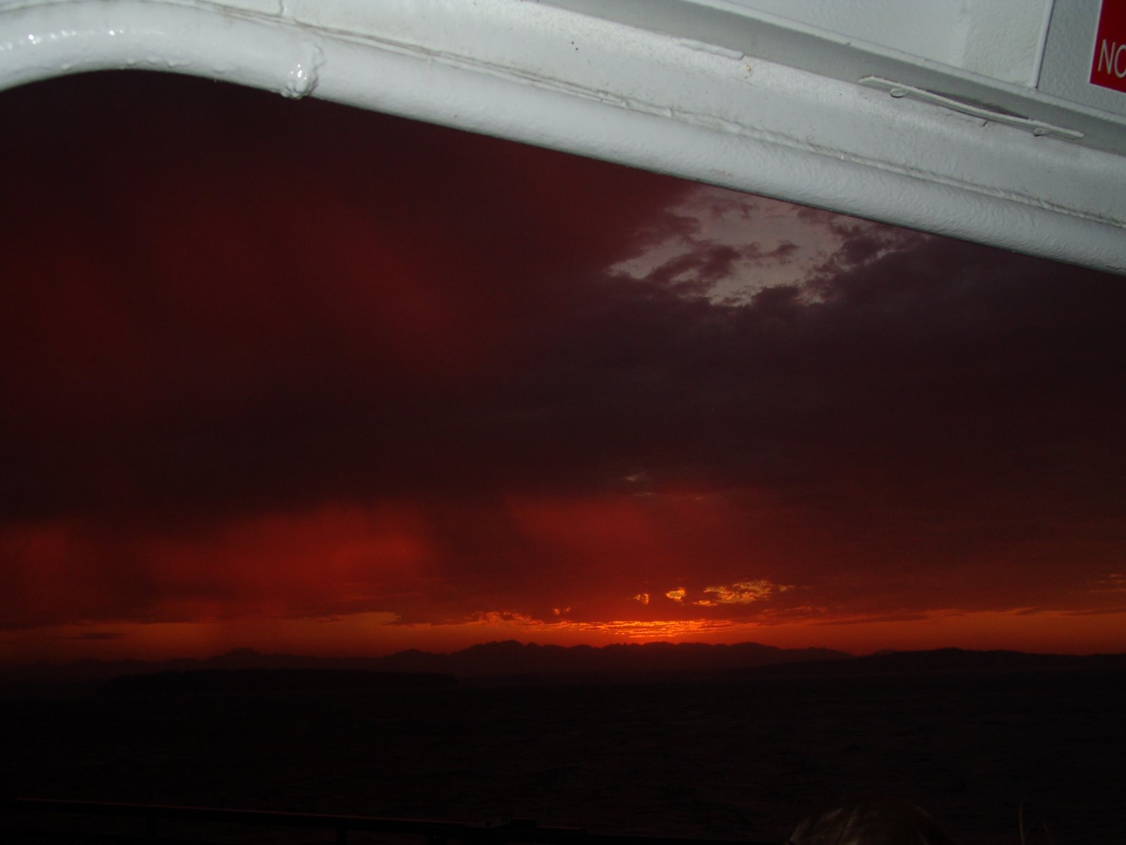 [FERRY+SUNSET+1.JPG]