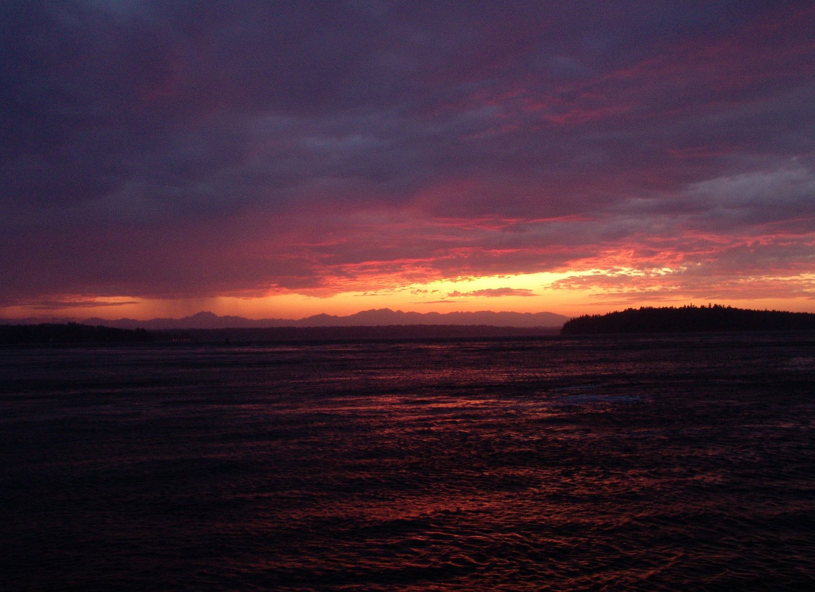 [FERRY+SUNSET+15.JPG]