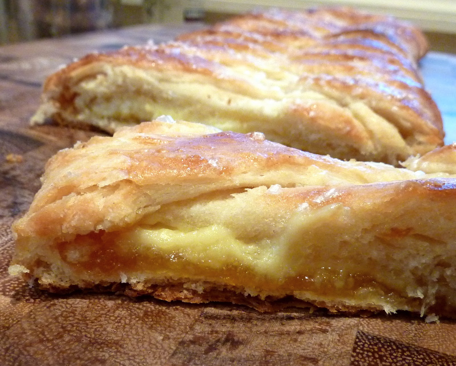 beurrista danish braid with apricot and cream filling