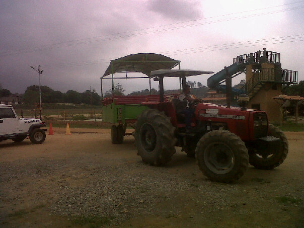 Paseos en Tractor.