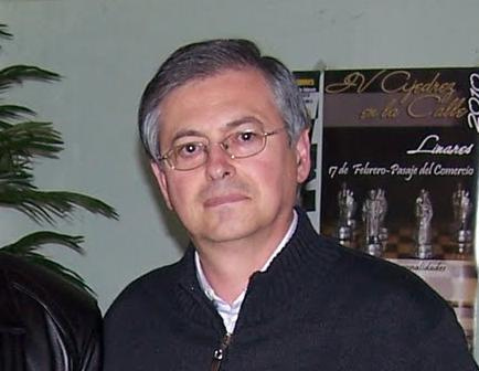 José Luís Córdoba Delgado. Profesor del IES y Presidente del Circulo Filatélico de Linares