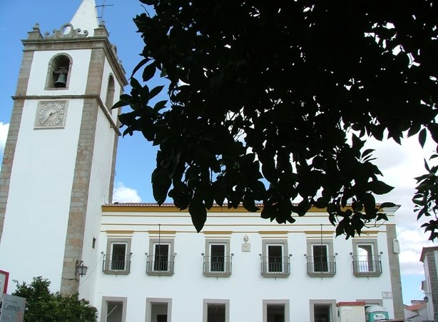 [Arronches+-+Câmara+Municipal+-+E.+Moitas.JPG]