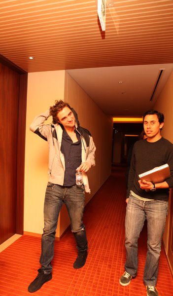 [Robert+Pattinson+Tokyo5.jpg]