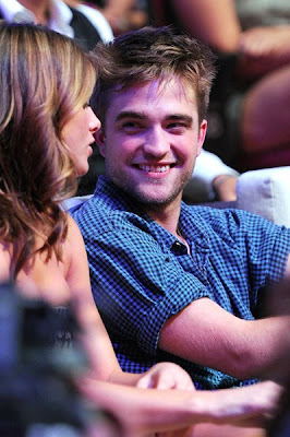 Teen Choice Award 2010... - Page 3 Robert+Pattinson+TCA+2010-+%2813%29
