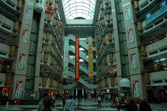 6 story mall