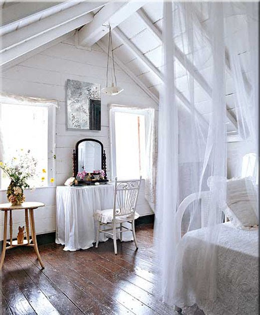 Art and Interior What a romantic little Bedroom in white!