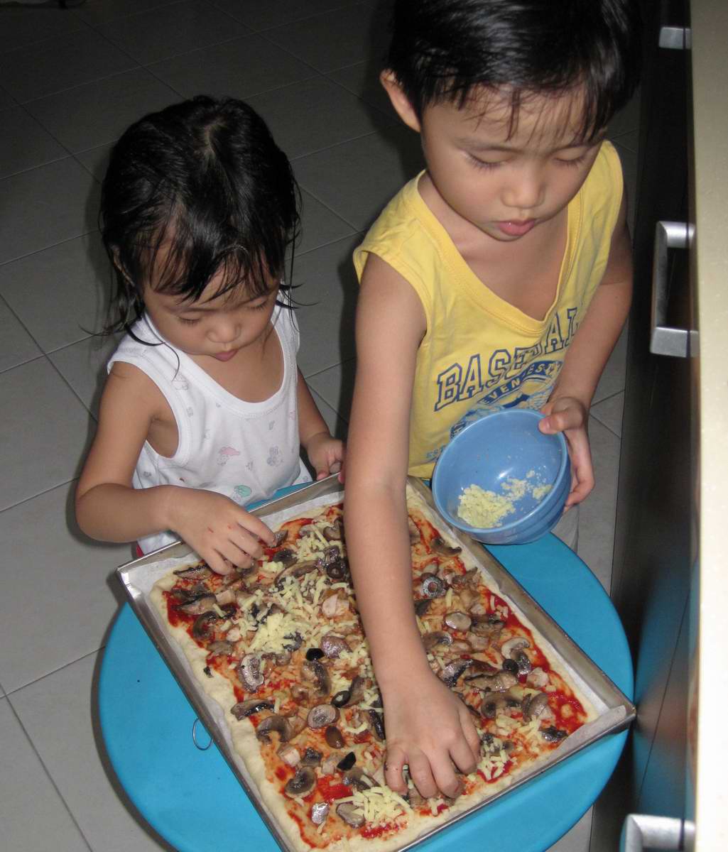 Blessed Homemaker: Baking with Kids