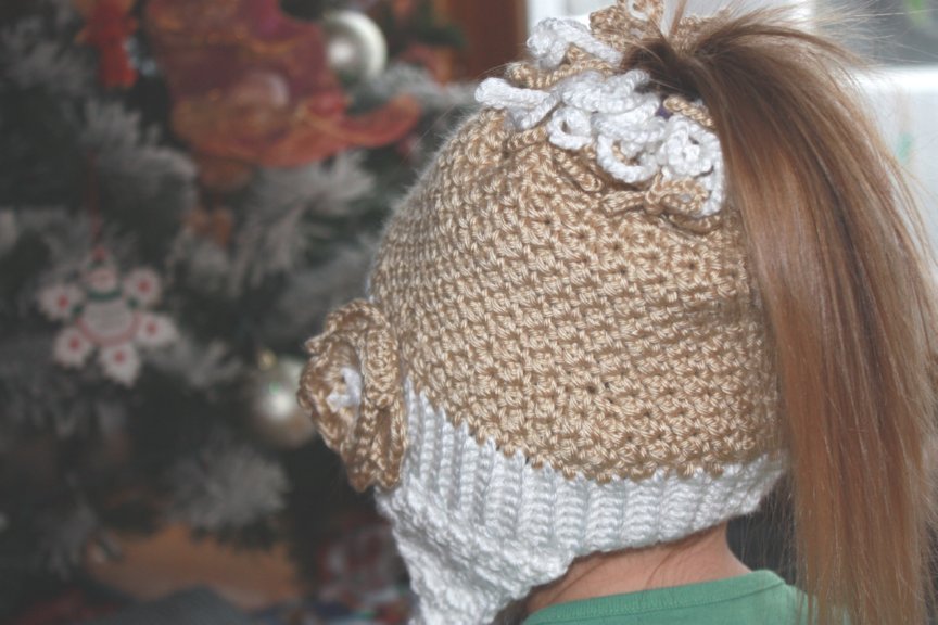 Simple Pleasures: Snow Bunny Crochet Ponytail Hat