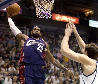 lebron james dunking on someone. Lebron James Dunk Sequence (4)