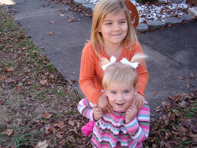 [thanksgiving+2008+girls.JPG]