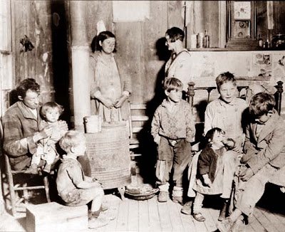 1930fashion Children on This Picture Was Taken In The Early 1930 S And Shows A Poor Family In