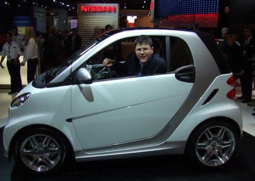 http://4.bp.blogspot.com/_48Vd6lJ7QwE/S7nL6_mRd6I/AAAAAAAAAAU/oufy7J-5Bs0/s400/Smallest+Car.jpg