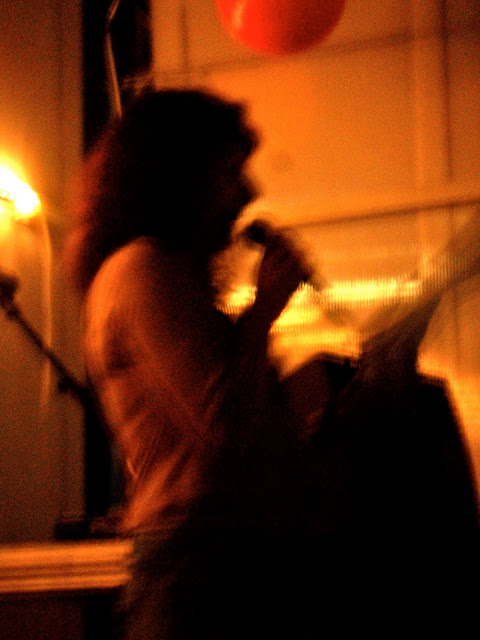 Recital, poesía de Roser Amills en la playa del Prat - Roser Amills, escritora mallorquina