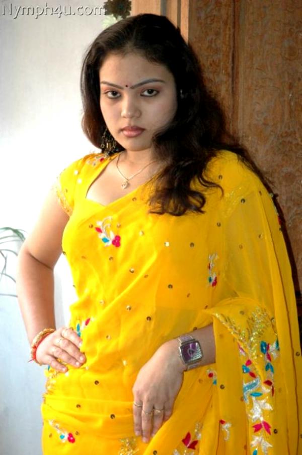 The Cinema Express: Actresses exposing hot pictures