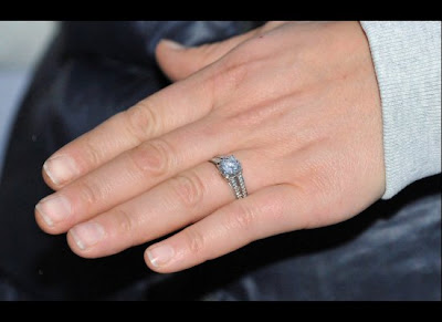 Zara Phillips's Diamond And Platinum Engagement Ring2