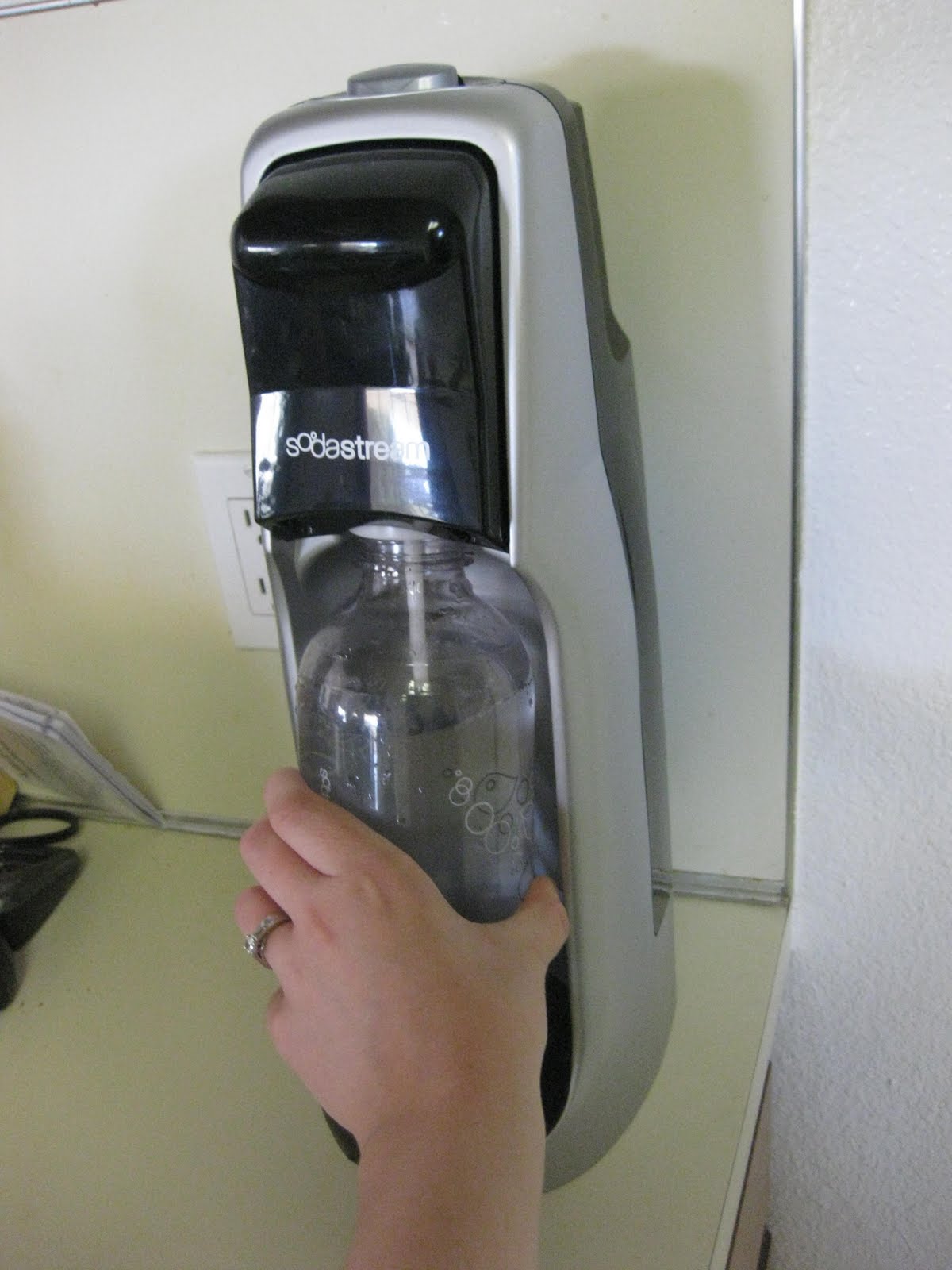 Turn Tap Water into Soda! SodaStream Review and Giveaway **CLOSED