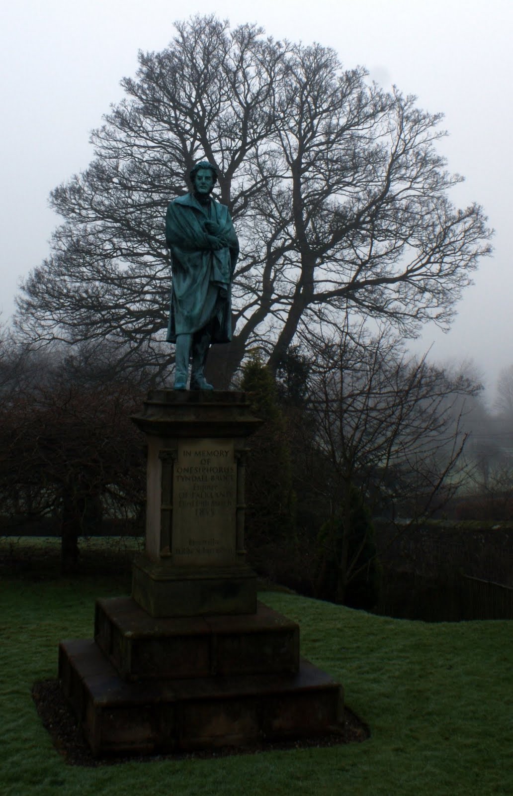 [January+19th+Photograph+Bruce+Statue+Scotland.jpg]