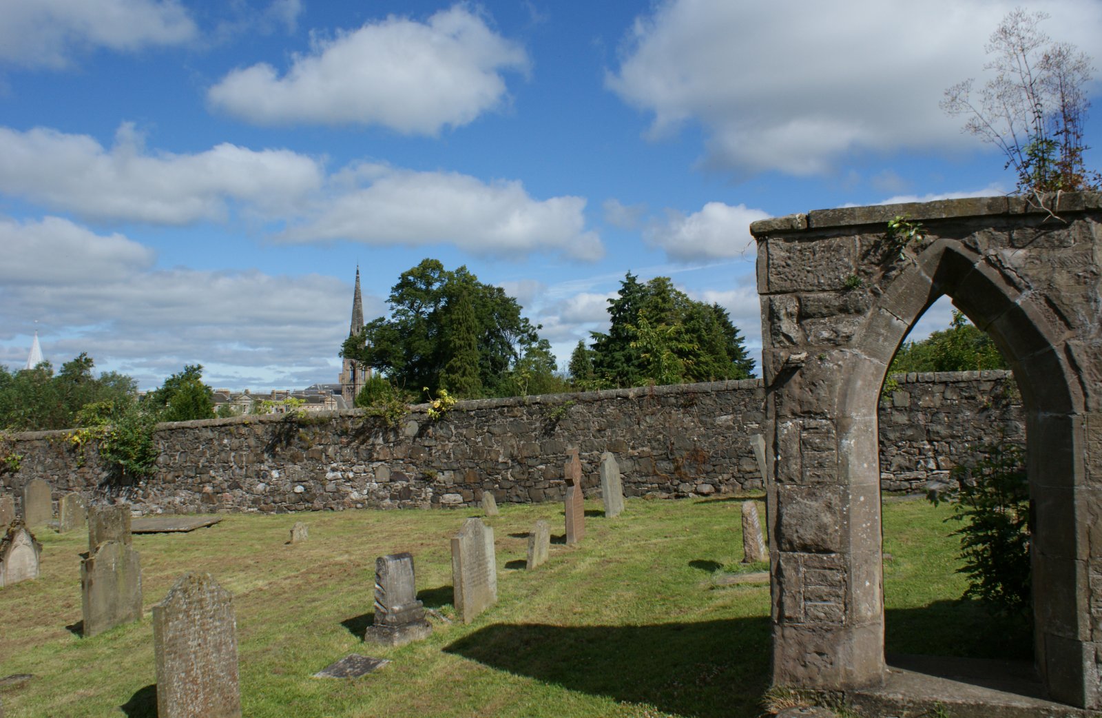 [July+Photograph+Kinnoull+Cemetery+Perth+Scotland.jpg]
