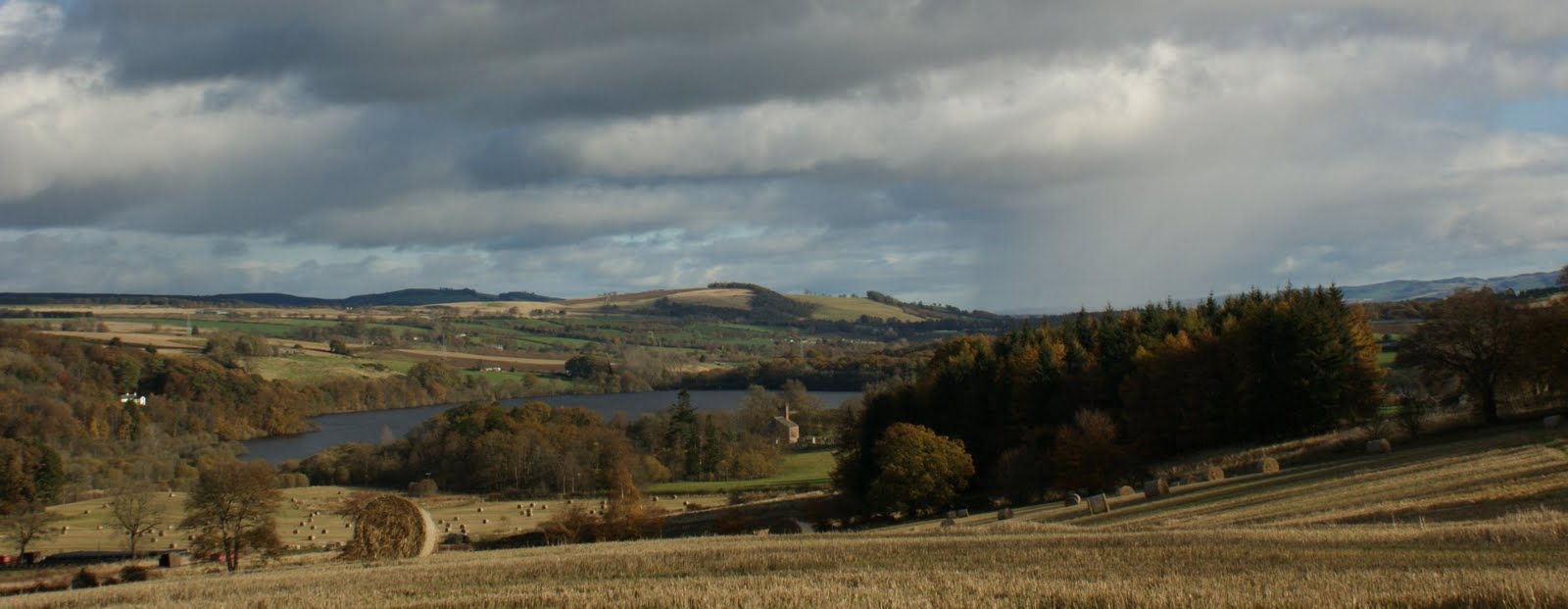 [November+2nd+Photograph+Loch+Clunie+Scotland.jpg]