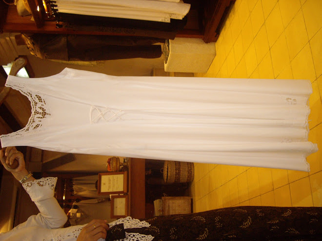 Uluwatu, White Lace Button-Down Dress, Reverse Side  of Garment
