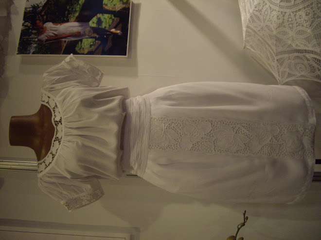 Uluwatu White Lace Mid-Sleeve Blouse and Skirt Set