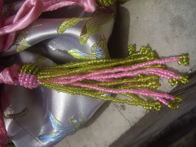 SATIN-SILK JEWELRY BAG.  Pink/Green Tassle Closeup