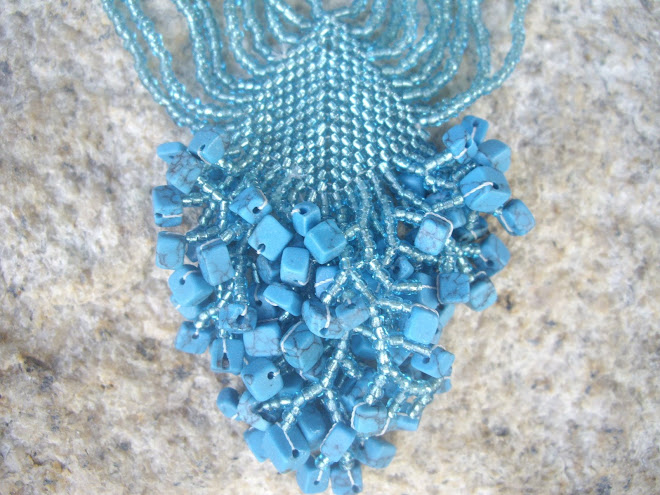 FRILLY STYLE NECKLACE,  BRIGHT TURQUOISE