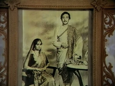 GHARE-BAIRE (1984) Satyajit Ray