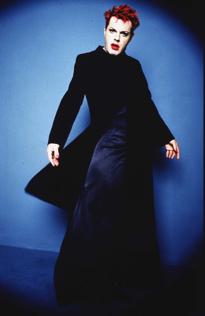 Ezra's Blog of Cool Cool CROSSING DRESSING COMEDIAN Eddie Izzard