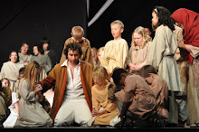 Jesus Praying with the children