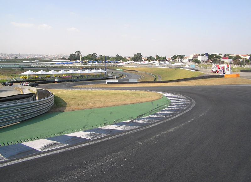 [800px-Autodromo_Jose_Carlos_Pace_S_do_Senna.jpg]