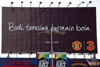 Budi, teruslah main bola