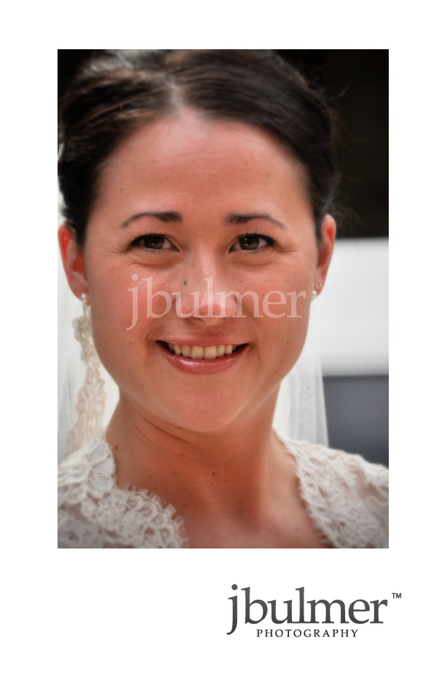 [laura_portrait.jpg]