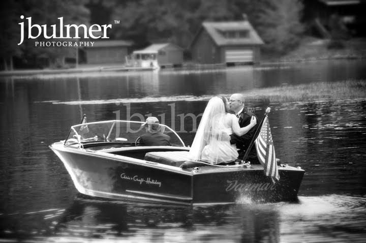 [boat_kiss_blur_am.jpg]