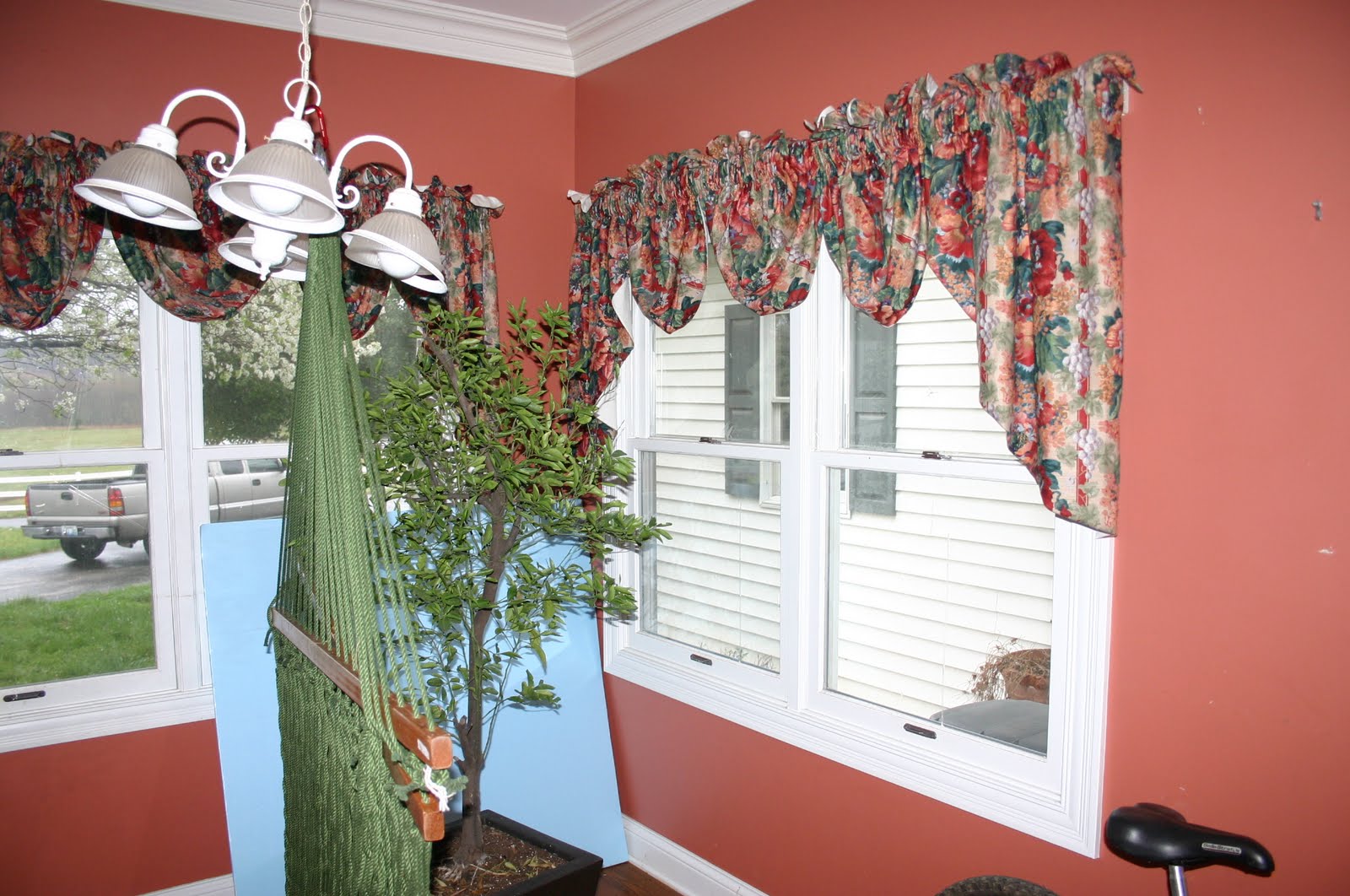 Habitat for humanity kitchen cabinets Another nice wallcolor and window treatment. If only you could have