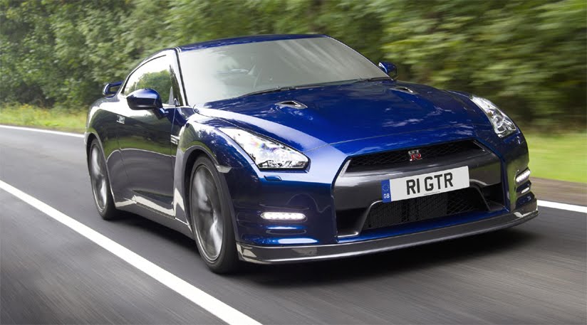 The 2011 Nissan GTR so what's new it looks pretty much the same exteriorly
