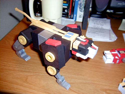 [Voltron-papercraft-2.jpg]